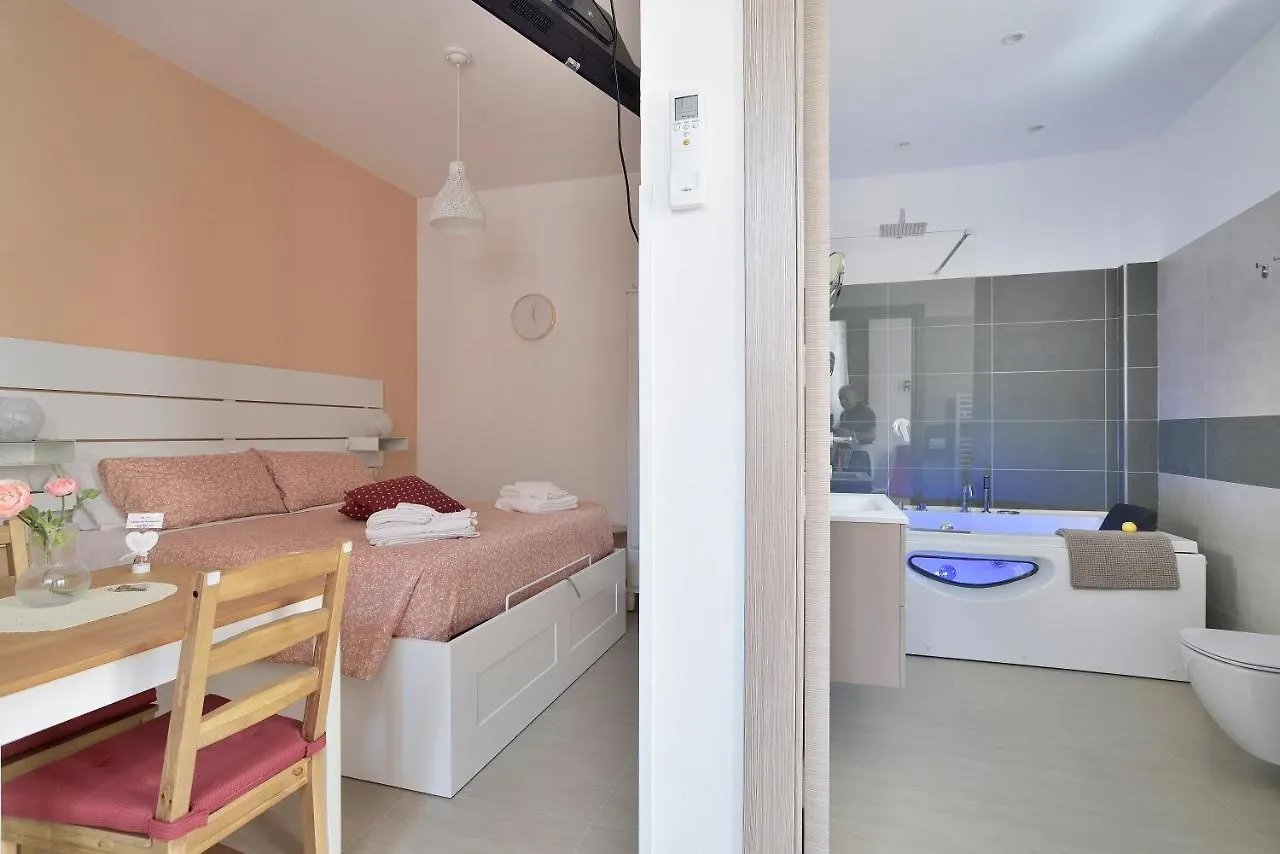 Romantic Room Con Vasca Idromassaggio شيكلي إيطاليا