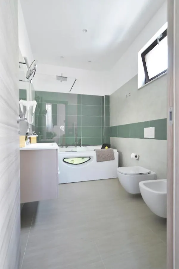 بيت للعطل Romantic Room Con Vasca Idromassaggio شيكلي